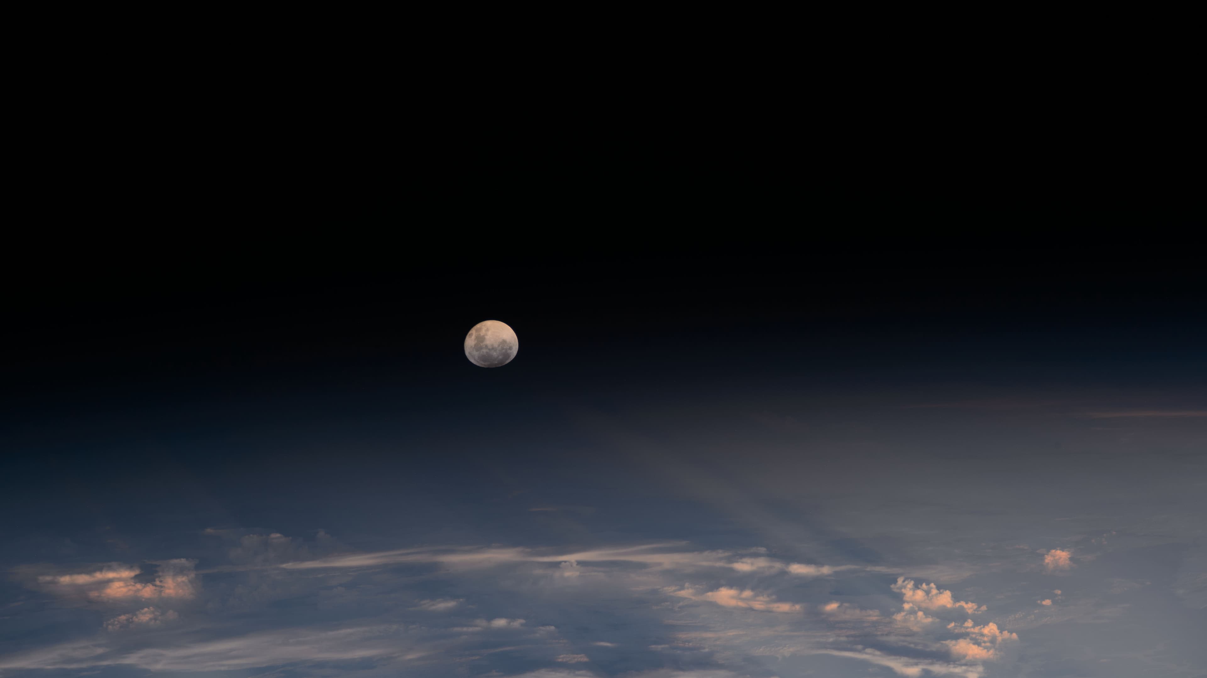 Ay ışığı ve atmosferimiz - NASA