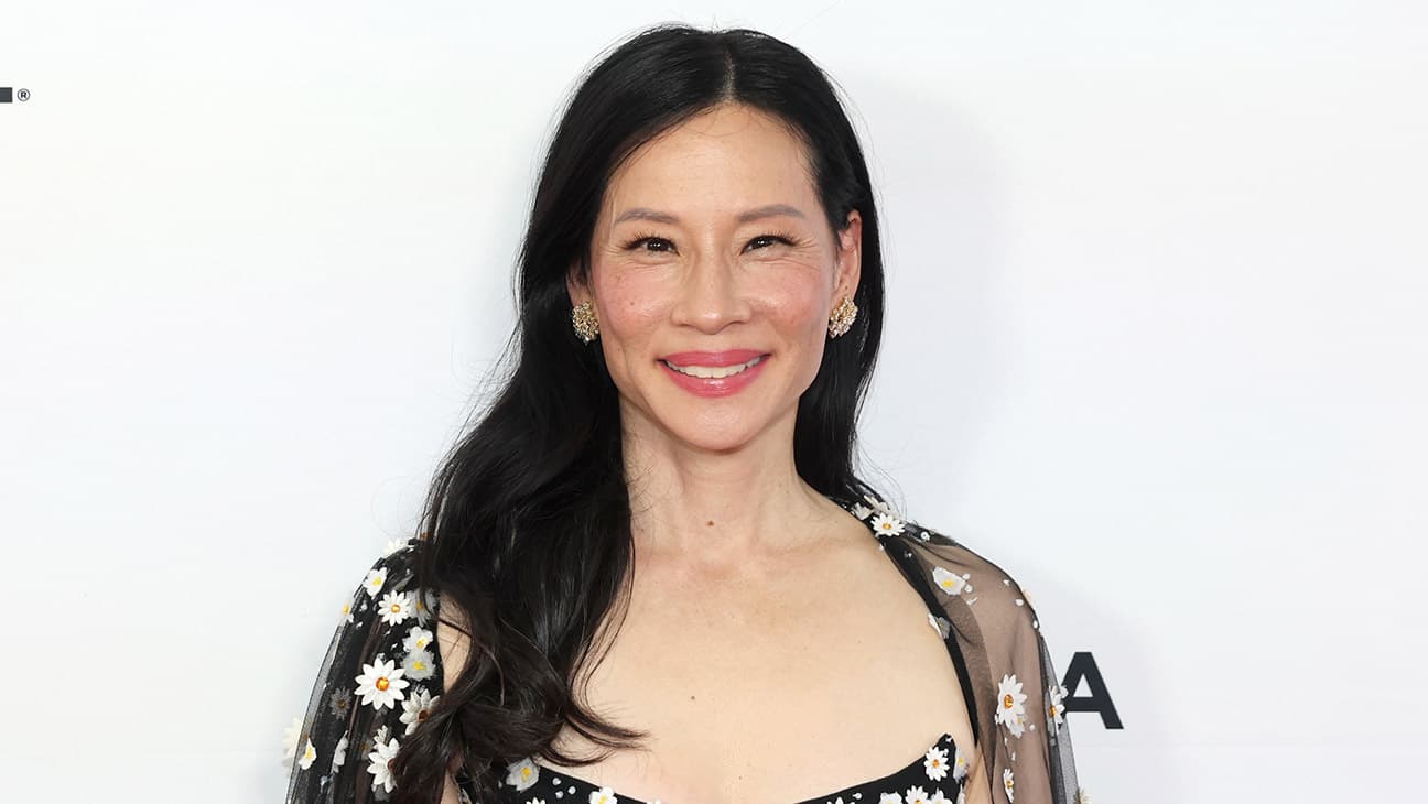 Lucy Liu, Peacock serisinde 'Superfakes'