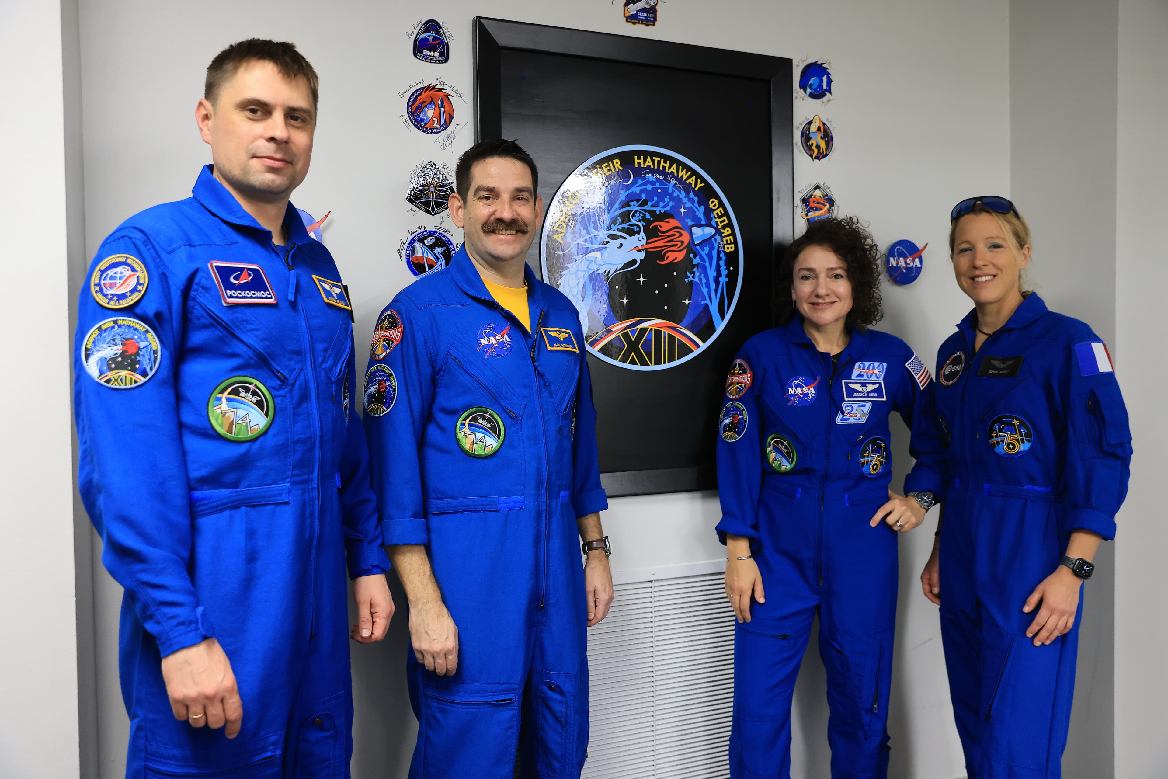 Mürettebat-12 Üyeleri ve Nişanlar - NASA