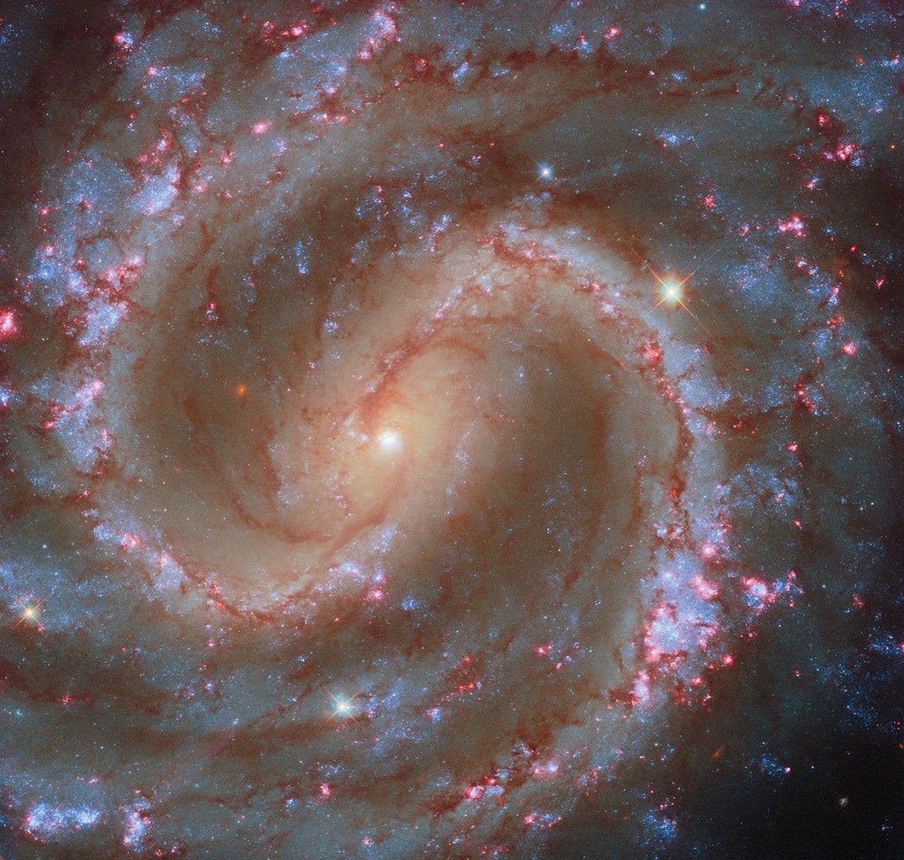 Hubble 'Kayıp Galaksi'de Küme Arıyor