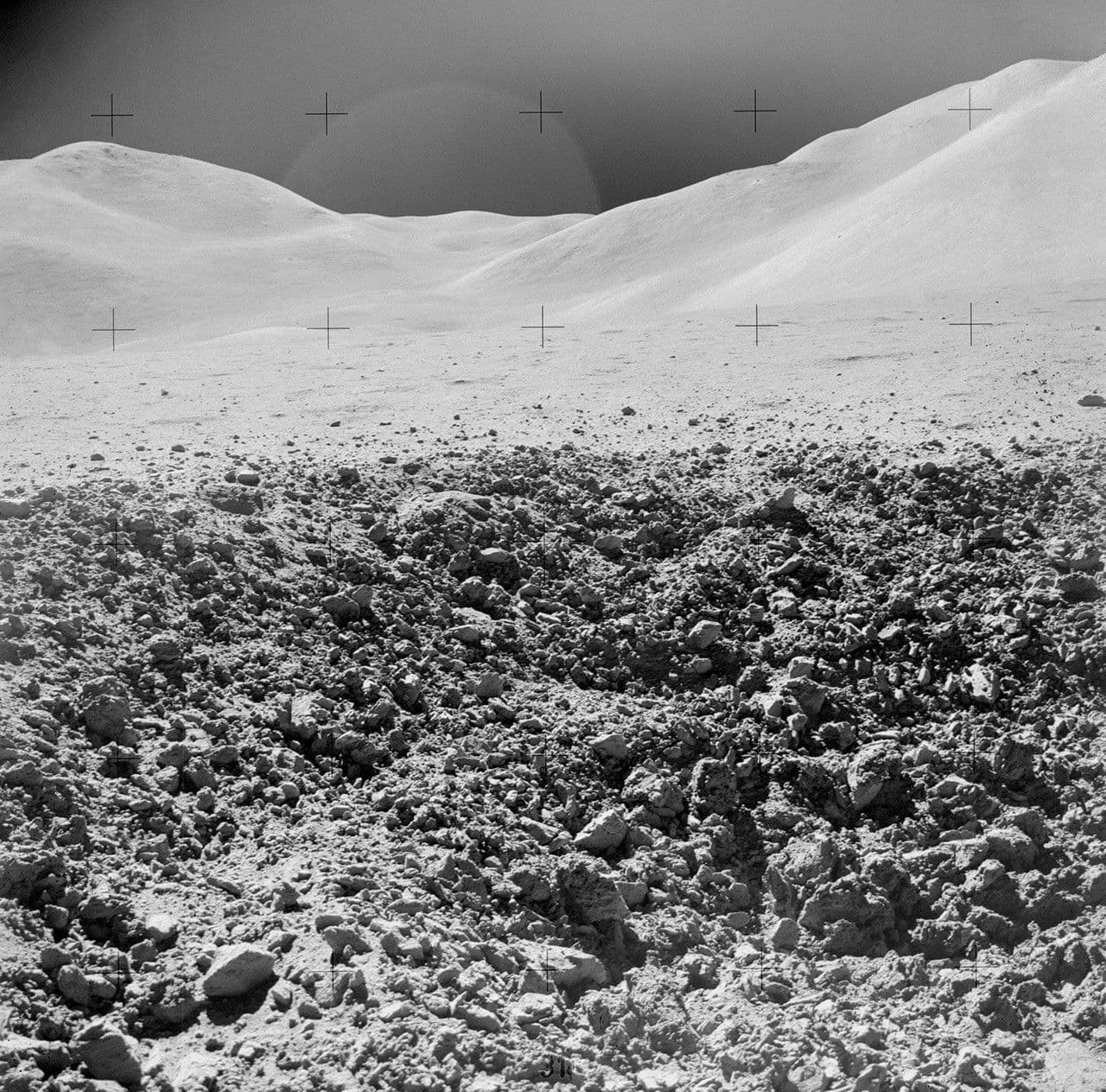 NASA, Dünyadaki Suyun Kaynağı Olarak Ay Regoliti'nin Meteoritleri Sınırladığını Buldu