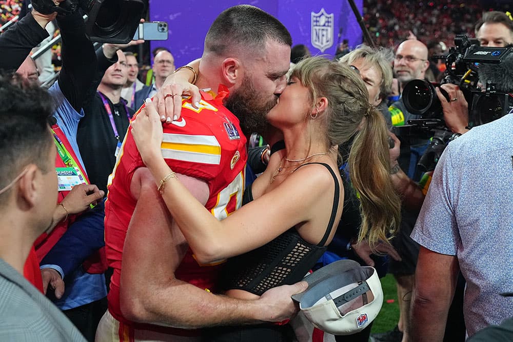 Taylor Swift'in Azgın Travis Seks Şarkısı 'Wood' Reaksiyonları