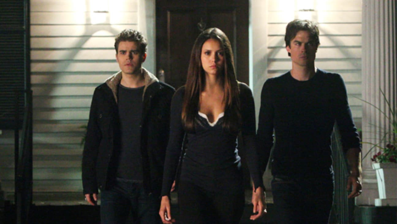 Nina Dobrev görüşmeleri Vampire Diaries Erkek Ortak Yıldızlarına Eşit Ücret için Dövüşme