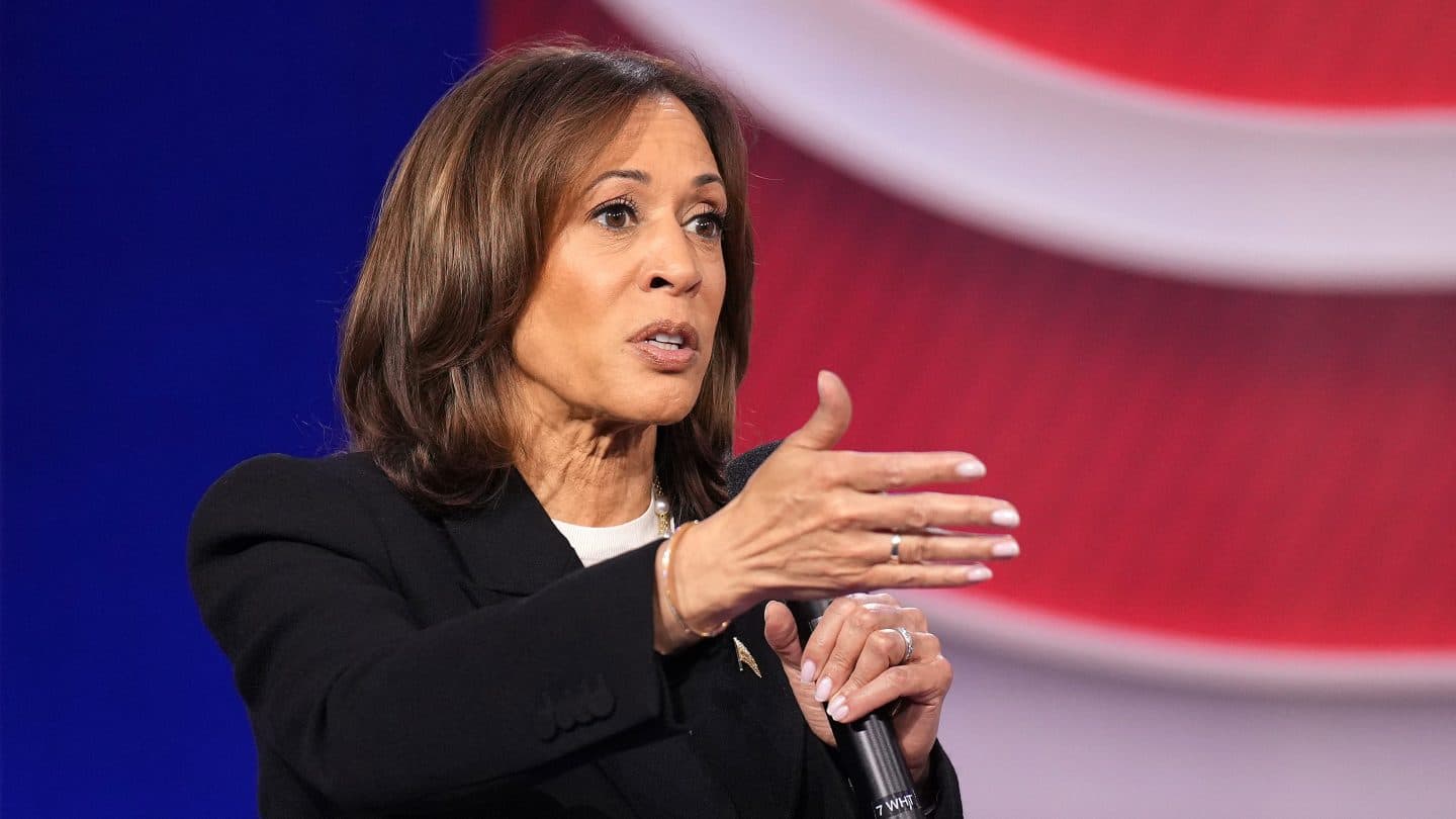 Kamala Harris'in NY Kitap Tur Durdurması Gazze Protestocuları tarafından bozuldu