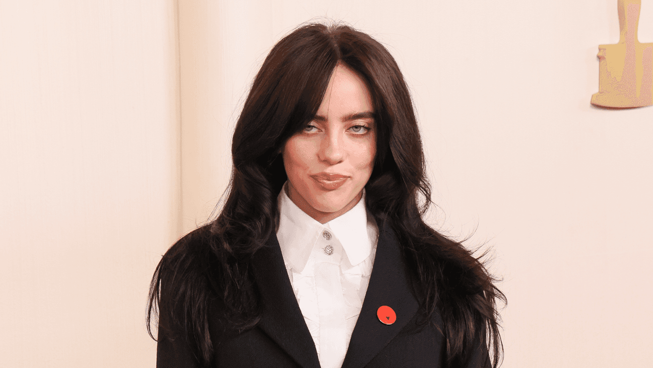 Billie Eilish Miami Show'da Bariyere Girdi Kısaca, Korkunç Saldırı