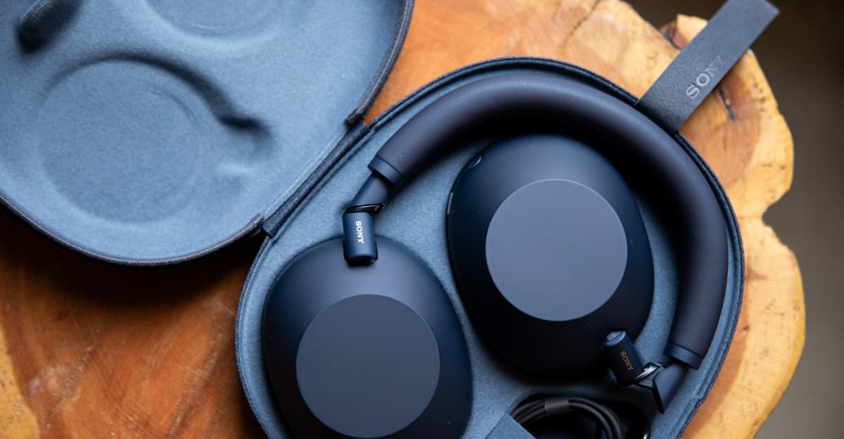 Sony, amiral gemisi gürültü önleyici kulaklıklarına ses paylaşımı getiriyor