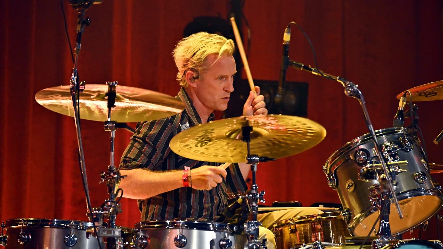 Josh Freese, Foo Fighters'dan ayrıldıktan sonra dokuz inç tırnaklara döndüğünde