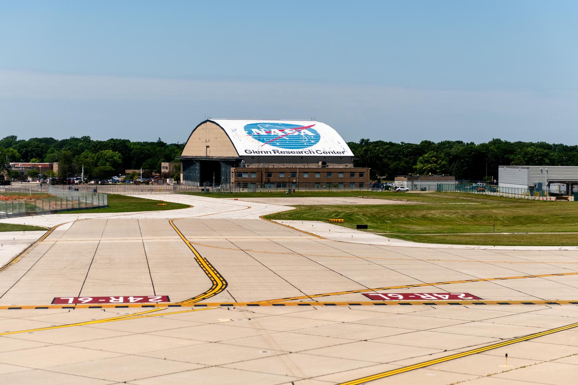 NASA, Cleveland'daki uçak hangarını kiralamaya teklif veriyor