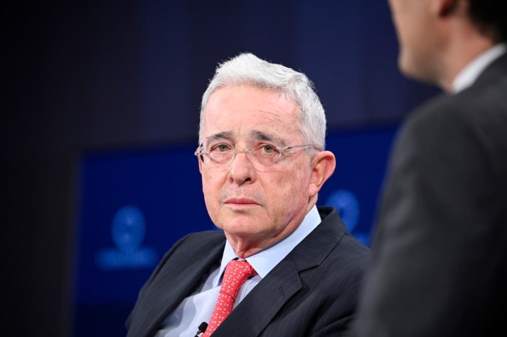 Rubio, Kolombiya'nın sağcı eski Başkan Uribe