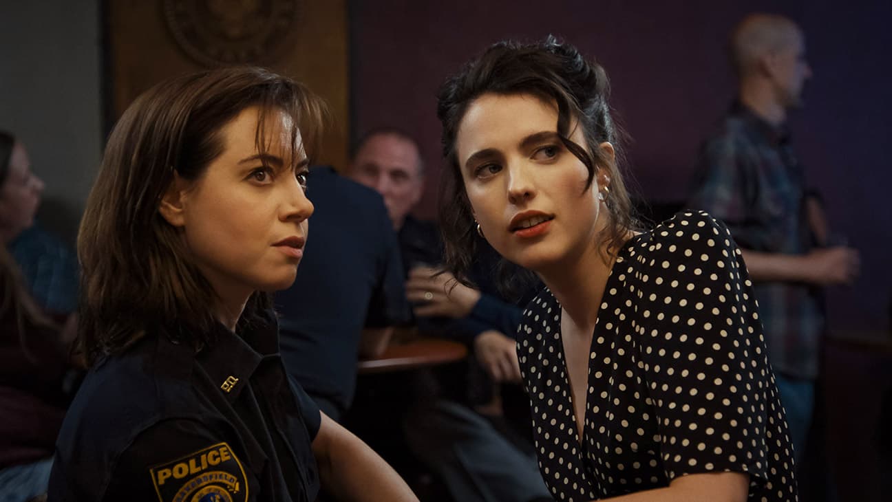 Aubrey Plaza, Margaret Qualley 'Bal yapma!' Karakter