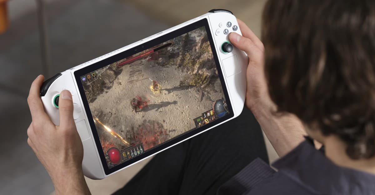 AxbyLute aslında Intel ve Tencent'in devasa gözlük içermeyen 3D el satacak