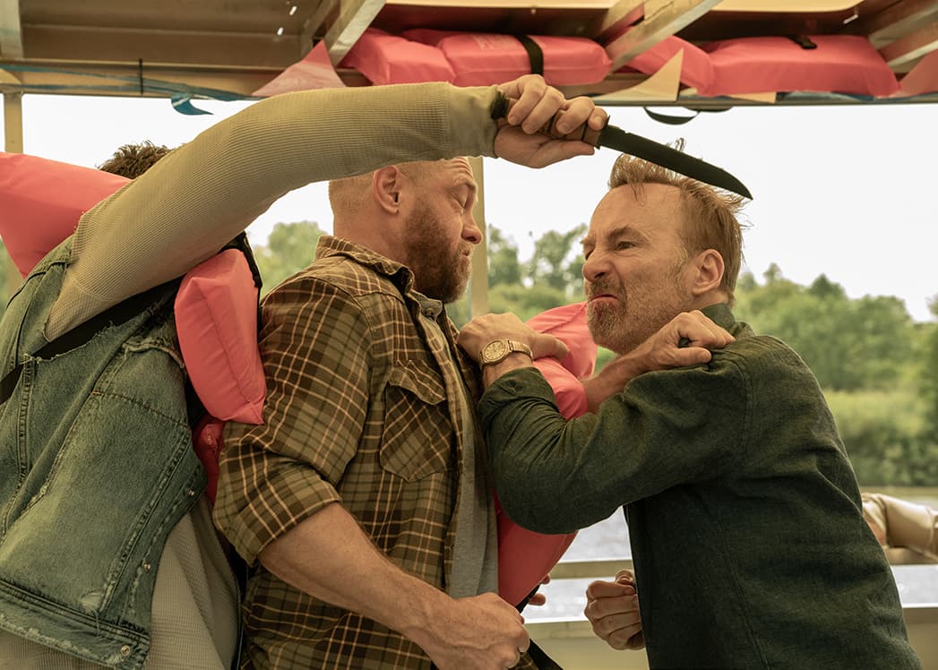 Gişe: 'Kimse 2' Sydney Sweeney'in 'Americana' All-Out Bombaları olarak 'Silahları Durduramaz'