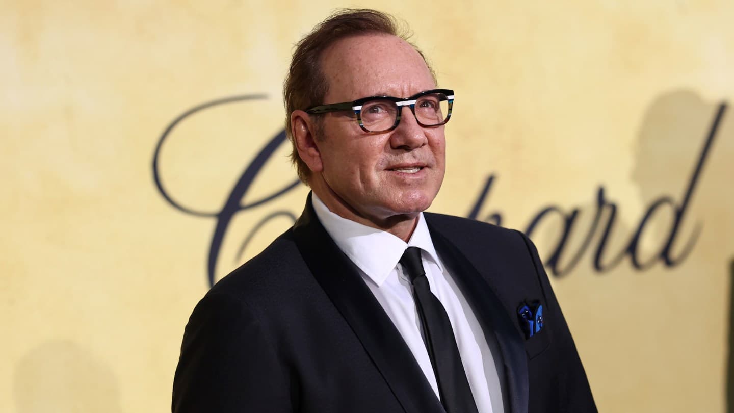 Kevin Spacey, Venedik Film Festivali Gala'da 'Holiguards' fragmanını piyasaya sürecek