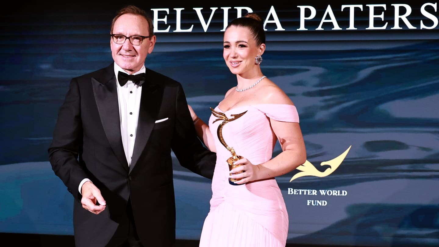 Kevin Spacey, Venedik Gala sırasında Sci-Fi projesi için ilk fragmana yardımcı oluyor