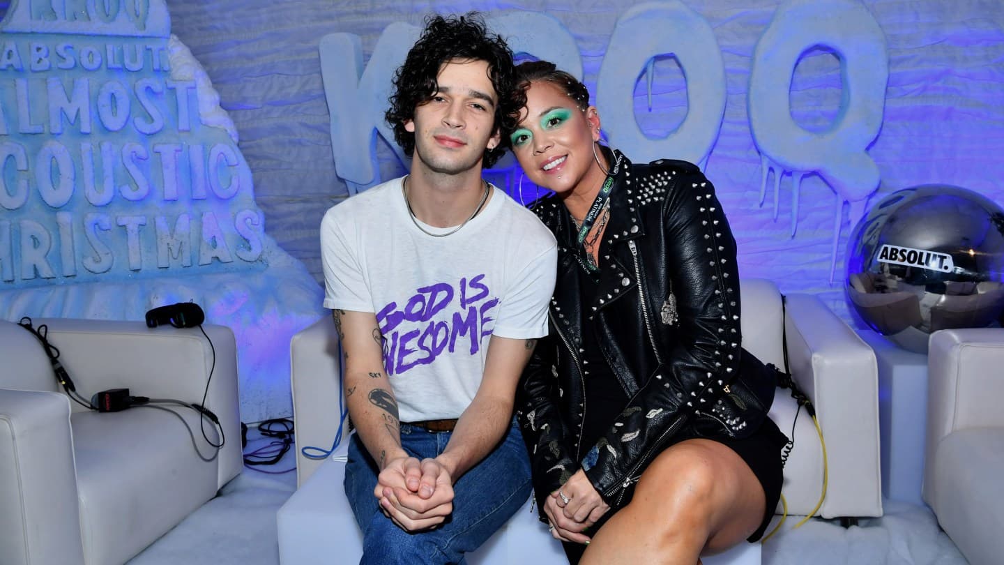Kroq veteriner Nicole Alvarez ani kalkışta sessizliği kırıyor