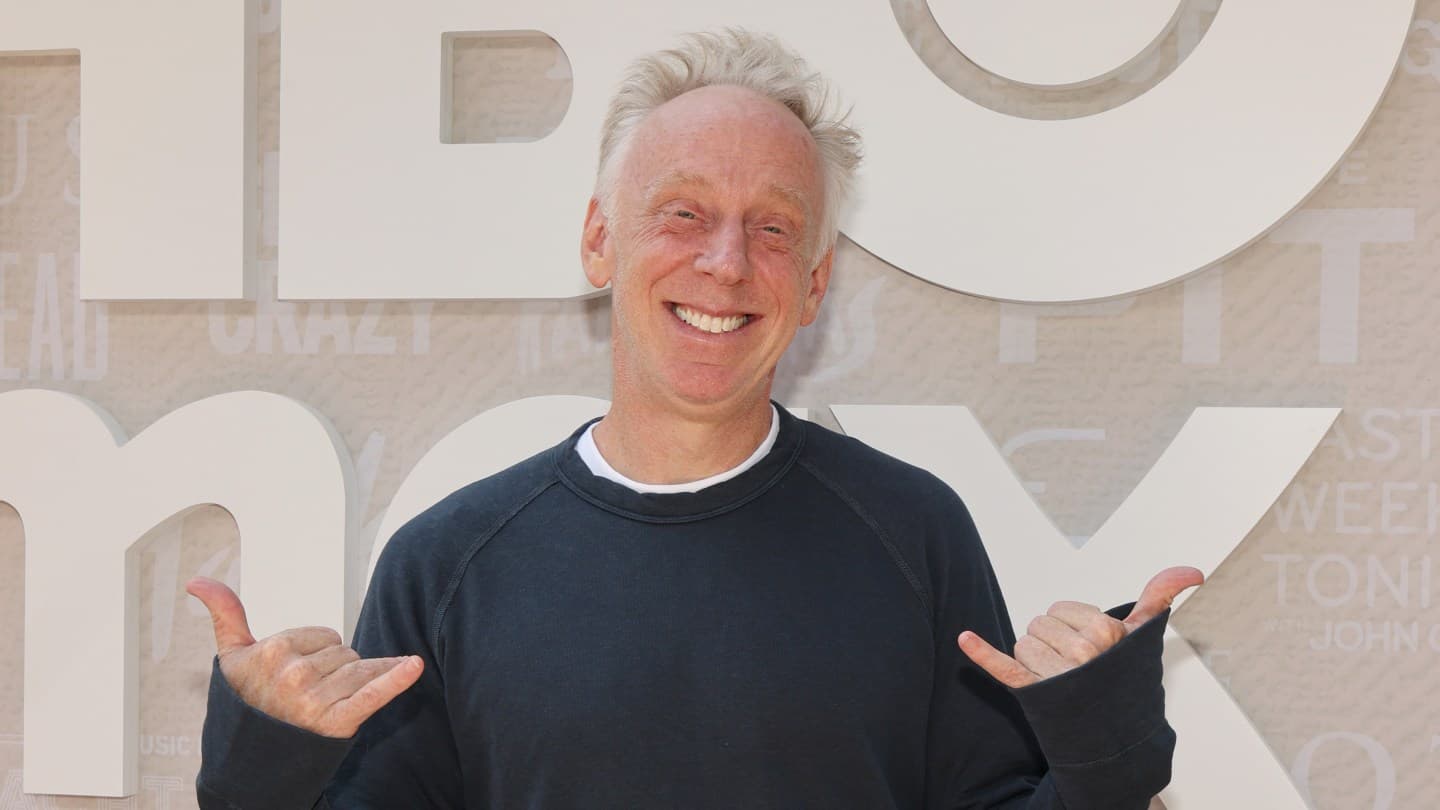 Mike White, Ratliffs'i geçmiş White Lotus ailesinin esmer versiyonu olarak gördü