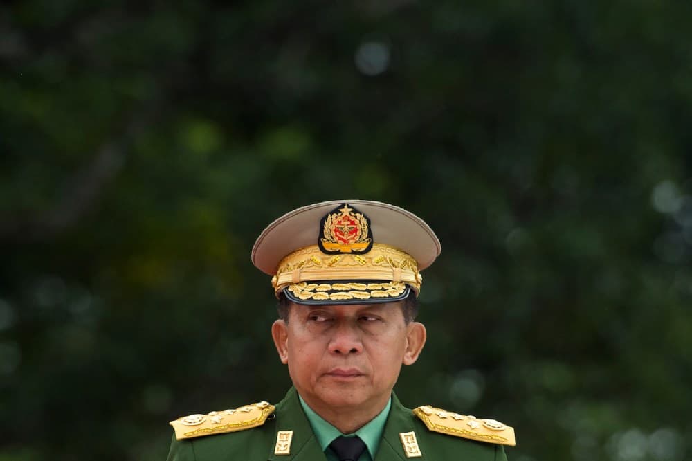 Myanmar Junta lideri seçimleri planlıyor, acil durumları sona erdiriyor