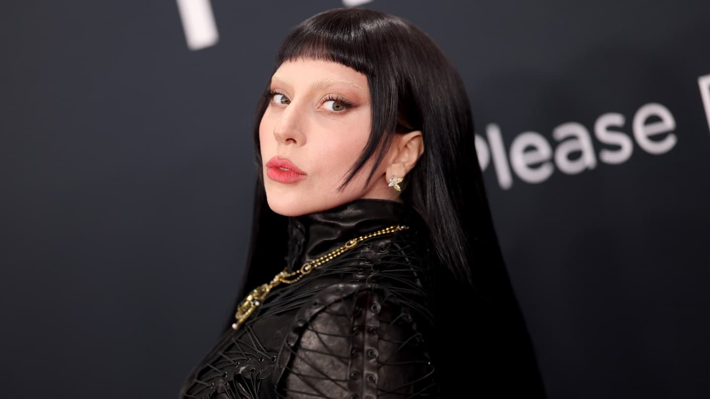 New Lady Gaga 'Çarşamba' şarkısı Tim Burton Yönetmeli Video