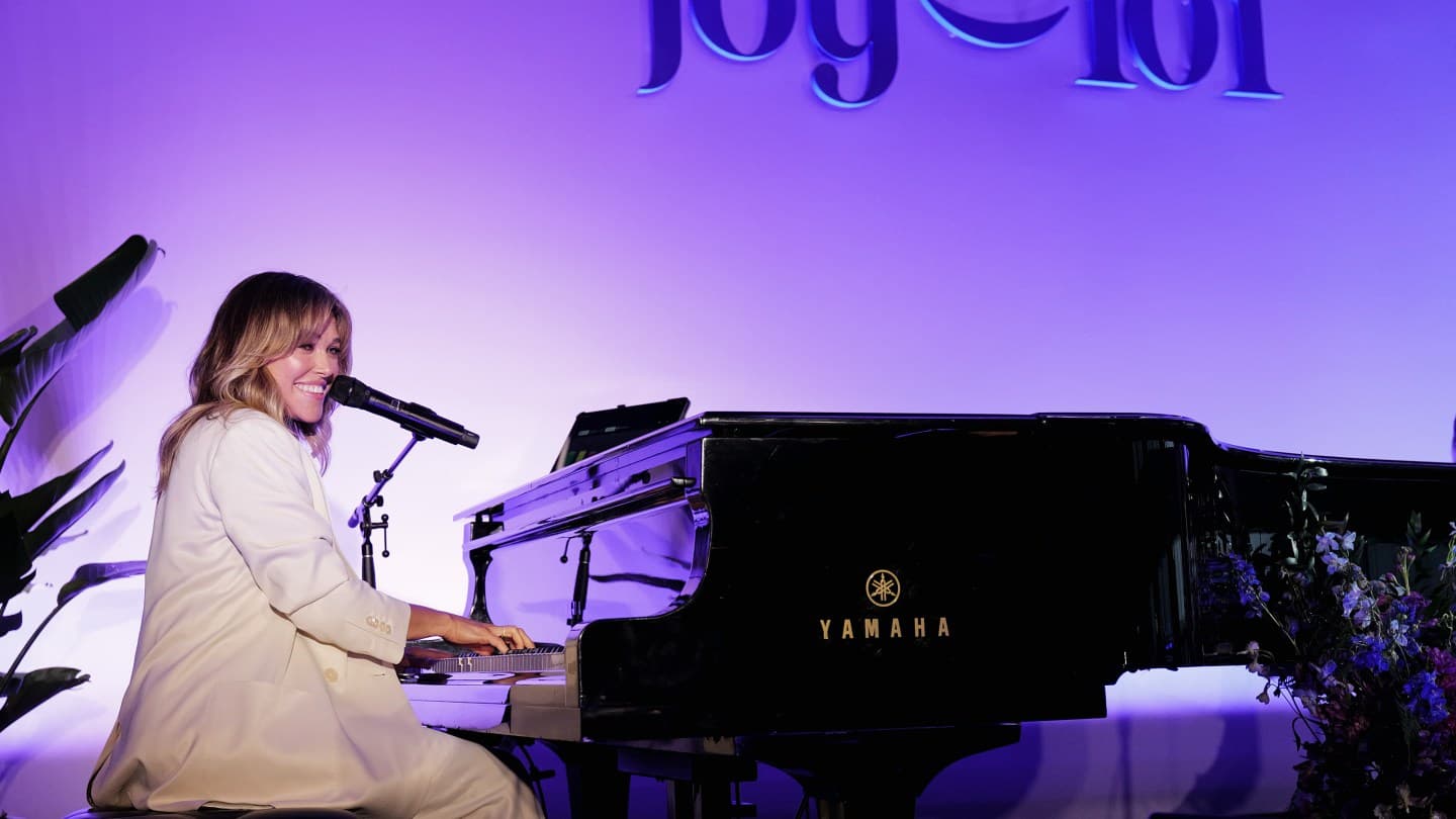 Rachel Platten, Taylor Swift'ten ilham alan 'Rachel'ın Versiyonu' şarkılarını açıklıyor