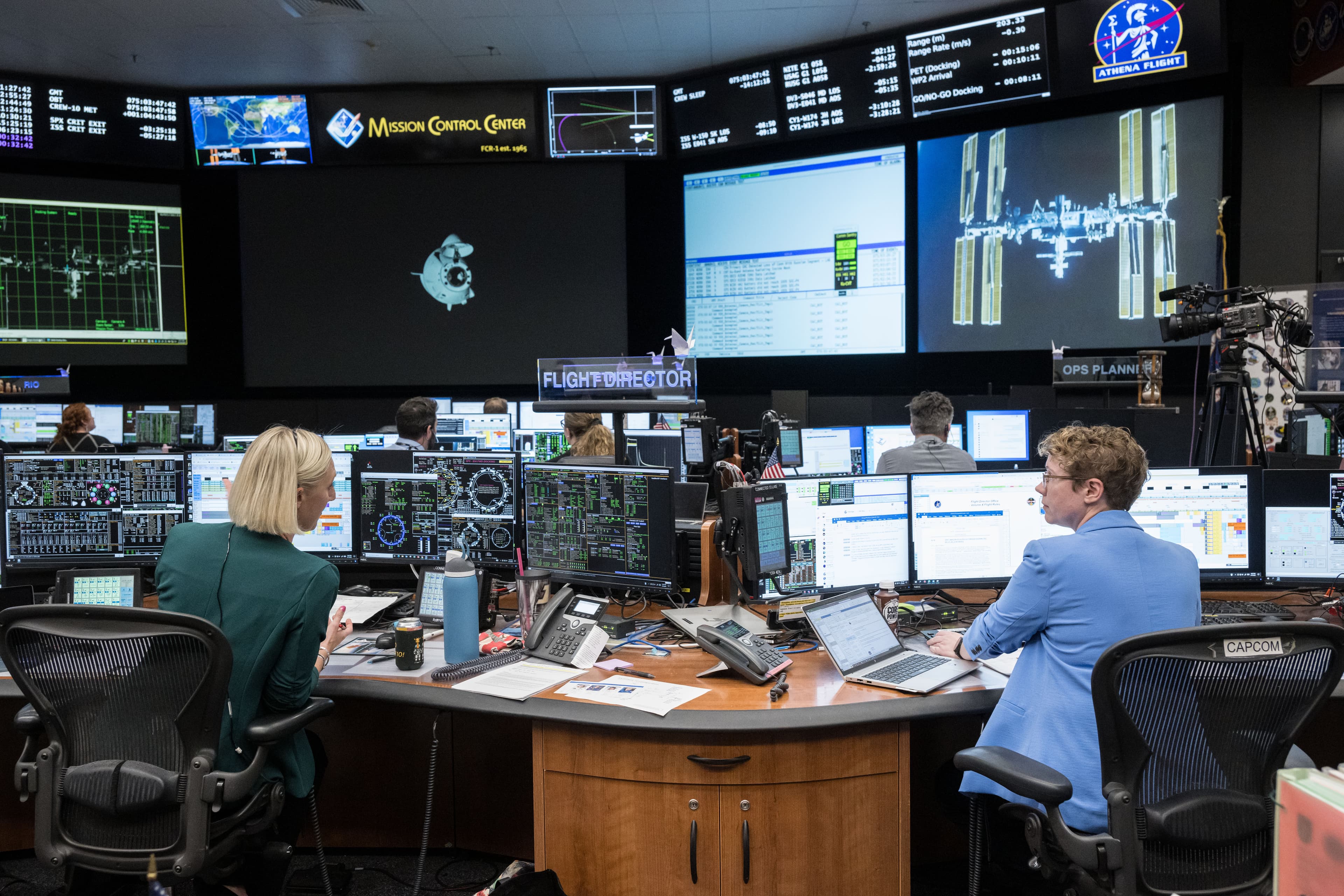 Station Nation: Tess Caswell, Extravehicüler Etkinlik Uçuş Kontrolörü ve Kurşun Kapsül iletişimcisi ile tanışın