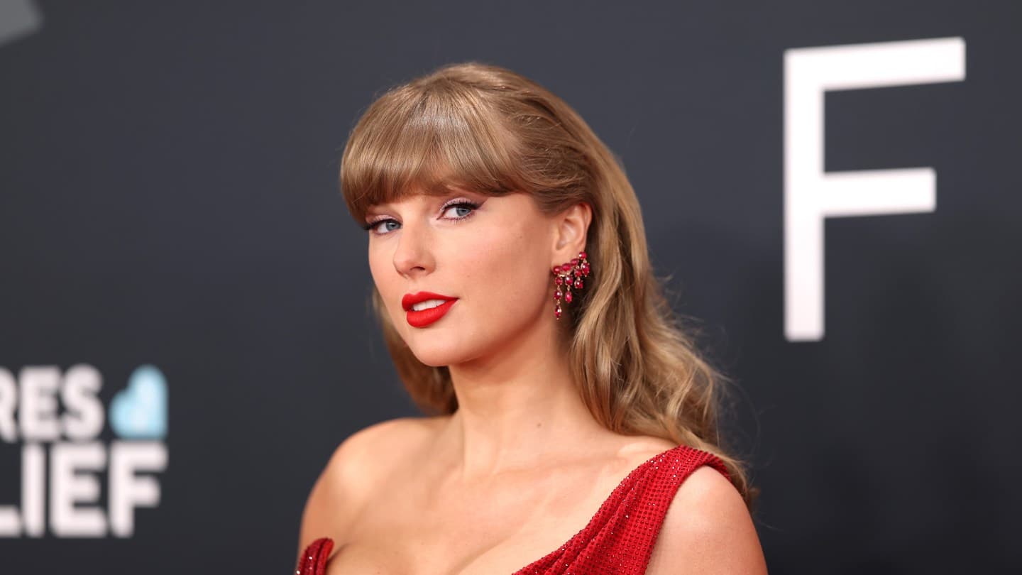 Taylor Swift yeni albümünü 'The Life of a Showgirl' duyurdu