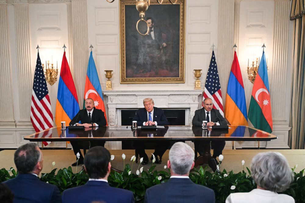 Trump, Nagorno-karabak çatışmasının yerleşmesine yardımcı olmak için Zangezur koridorunu yeniden markalaştırır