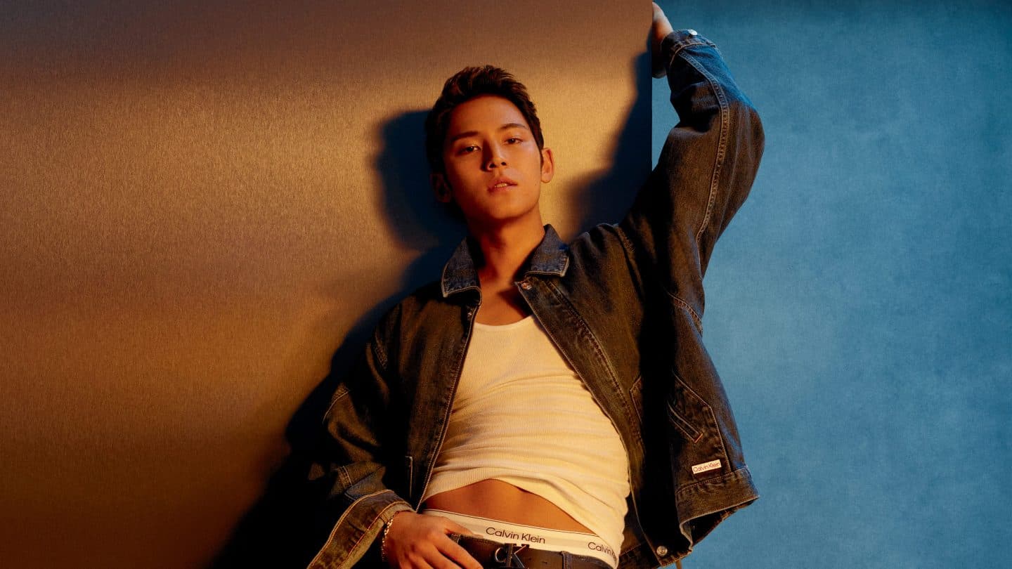 Yeni Calvin Klein Denim kampanyasında Seventeen'in Mingyu yıldızı