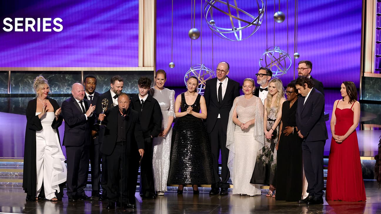 2025 Emmy Limited Serisi: 'Ergenlik' Kazandı