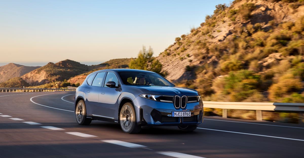 BMW'nin IX3, çok fazla menzil ve bilgi işlem gücü olan EV'nin yeni bir sınıfıdır.