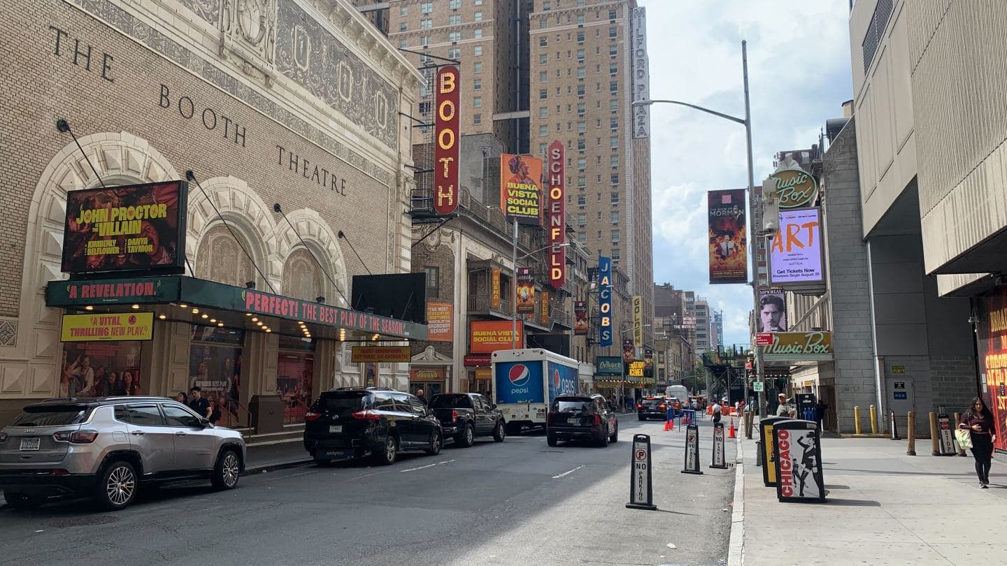 Broadway Müzisyenleri Grev Tehdidi Sonrası Yeni Sözleşmeyi Onayladı