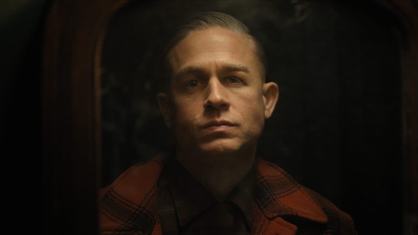 Charlie Hunnam, kemik ürpertici Ed Gein'i tanıttı