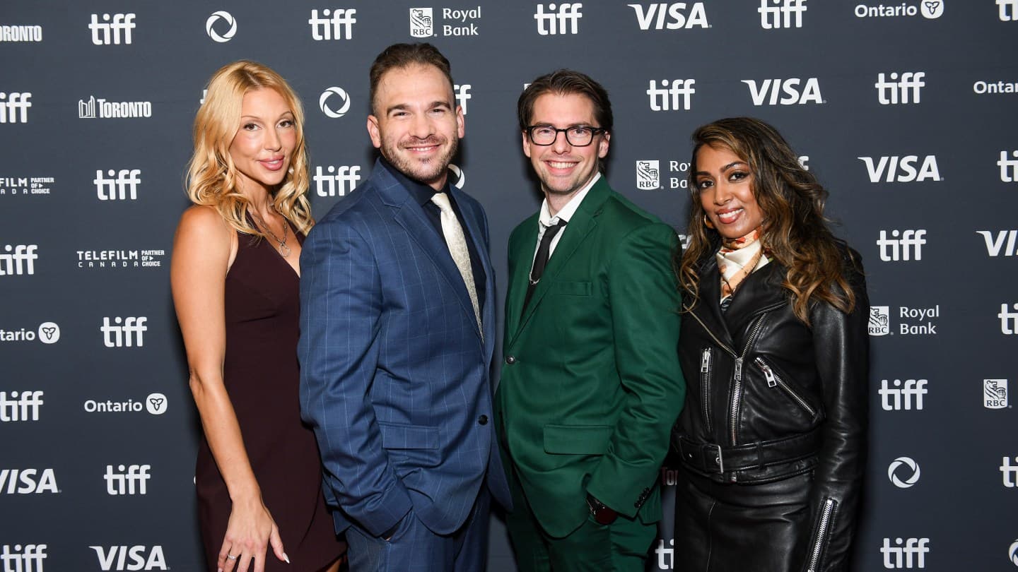 Doc World Premiere için Degrassi Cast Reunite