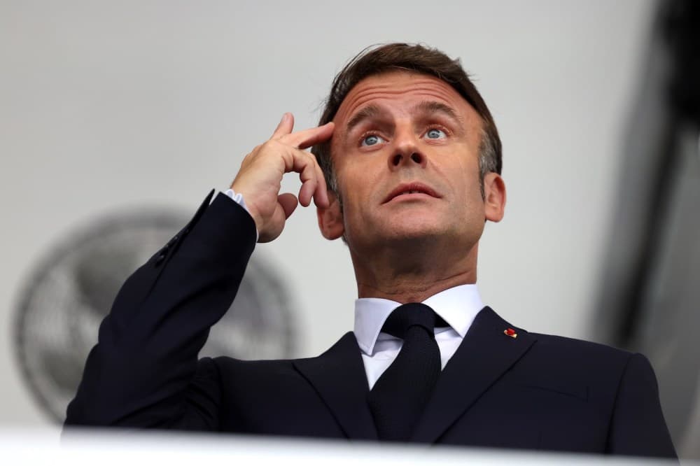 Emmanuel Macron'un istifa etmesinin zamanı geldi mi?