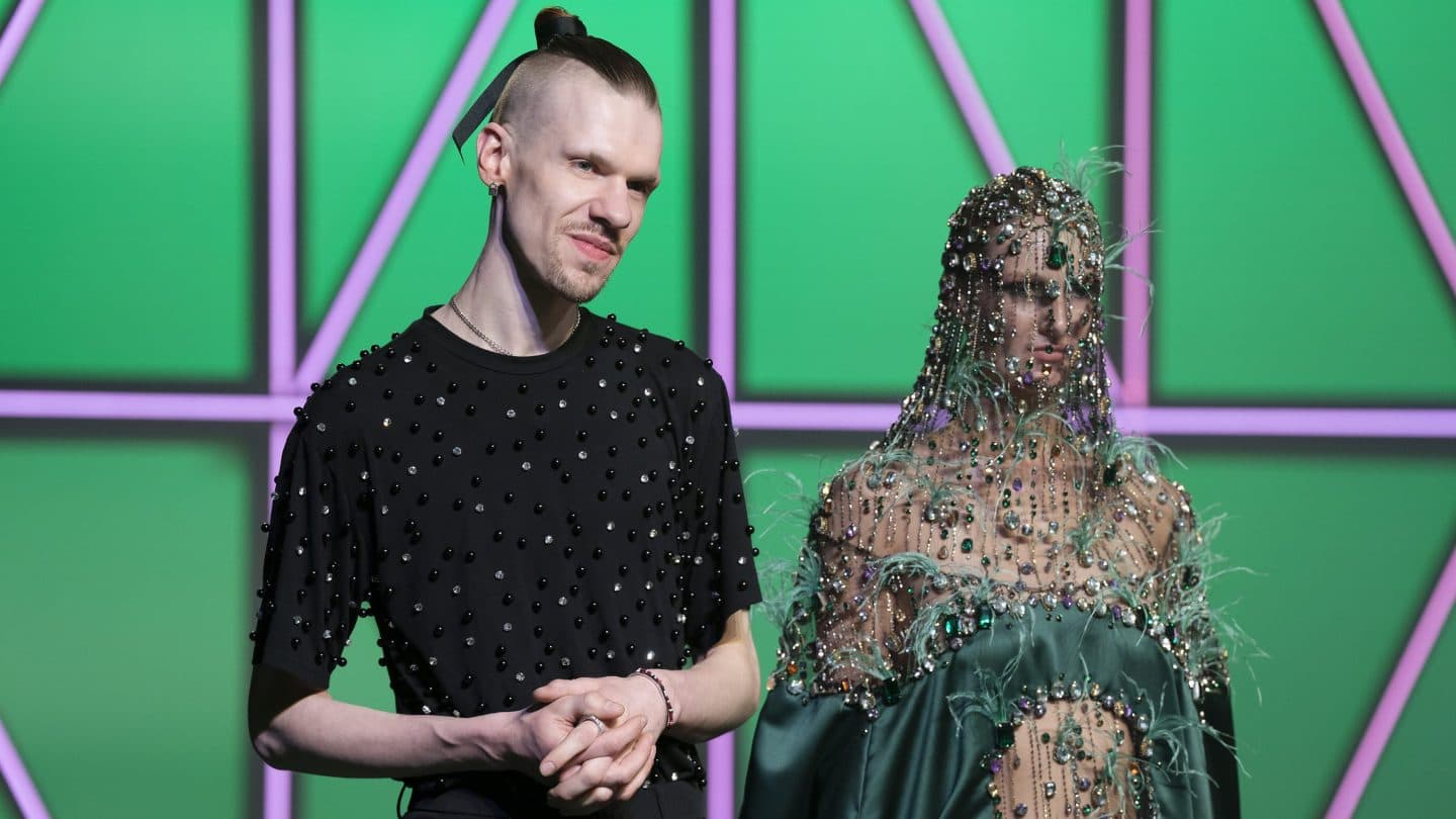 Ethan/Utica First Drag Race Queen'de Gösteride