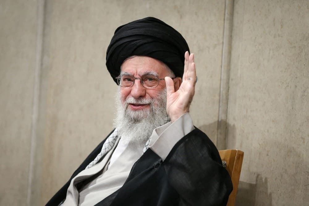 İran, Khamenei'nin bu krize binebileceğini düşündüğü için Snapback yaptırımlarıyla karşı karşıya