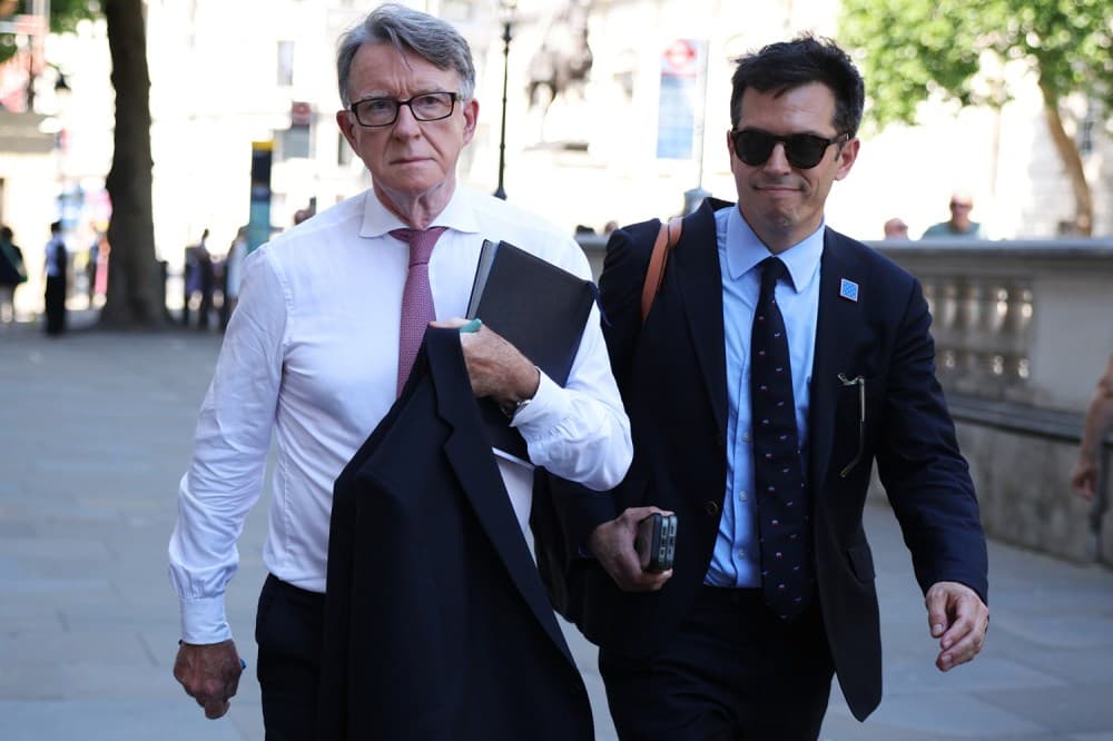 Jeffrey Epstein'ın arkadaşı Peter Mandelson, İngiltere Büyükelçisi için her zaman feci bir seçimdi