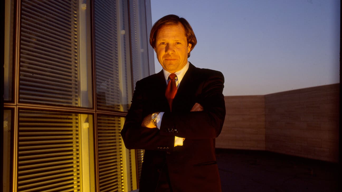 Michael Ovitz, Armani'yi Hollywood'un güç üniformasına nasıl dönüştürdü?