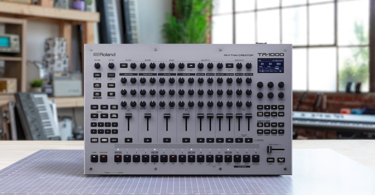 Roland'ın TR-1000'i 40 yılı aşkın bir süredir ilk analog davul makinesidir