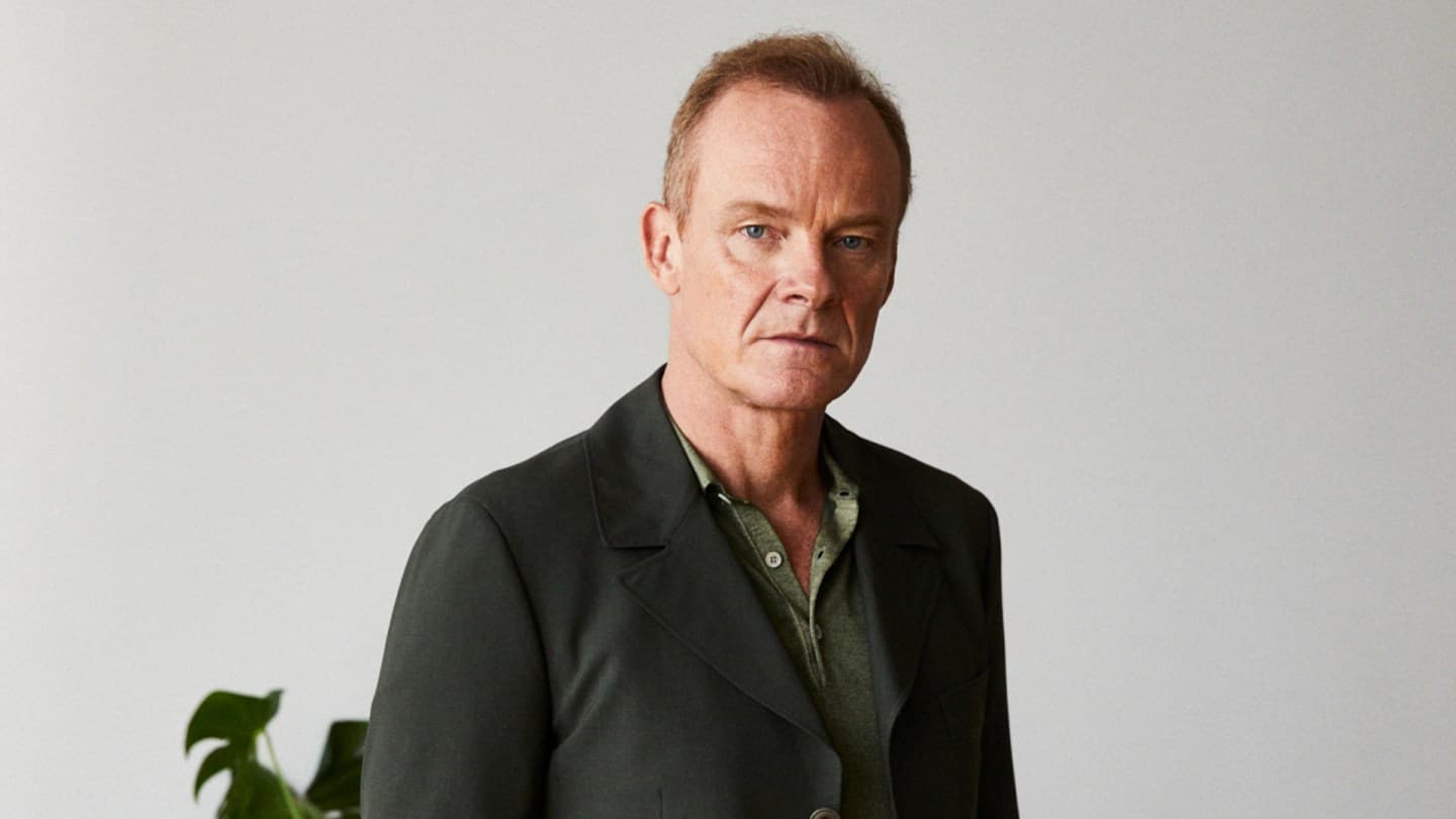 Alistair Petrie 'Seks Eğitimi', 'Hamlet' ve kötü adam oynuyor