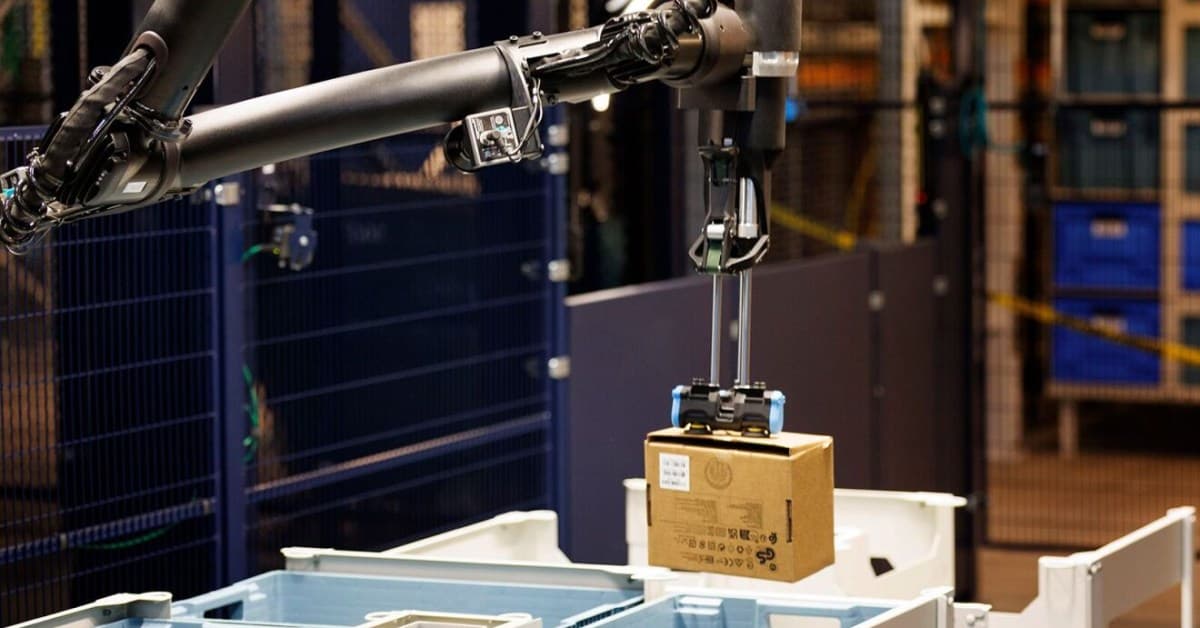 Amazon, yeni maliyet düşürücü robotları ortaya çıkarırken manşetin robotların işleri elinden almadığını iddia ediyor