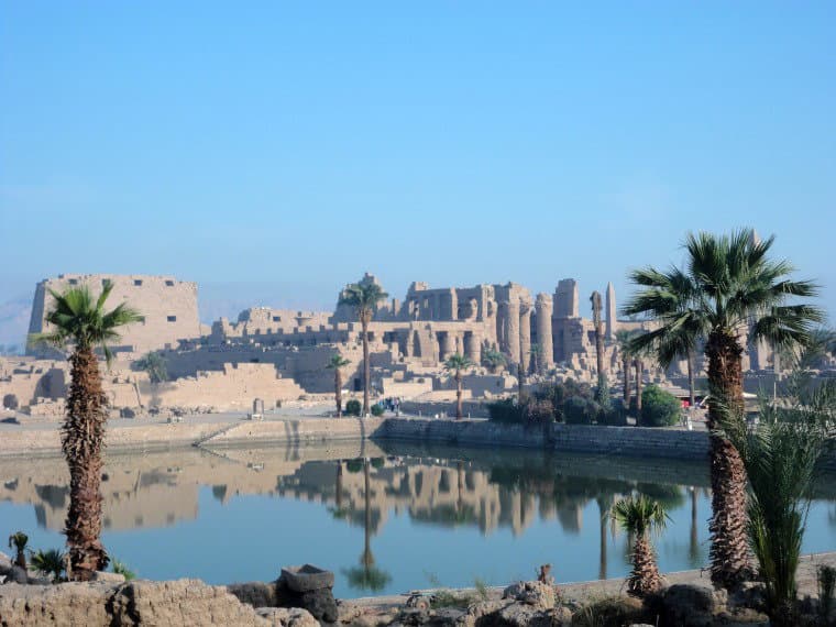 Arkeologlar, Karnak tapınağının inşaatçılarının dini sembolizm için Nil manzarasını değiştirdiğini söylüyor