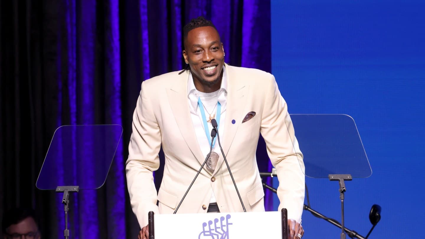 Dwight Howard yenilikçi sanatçılarla imzalar