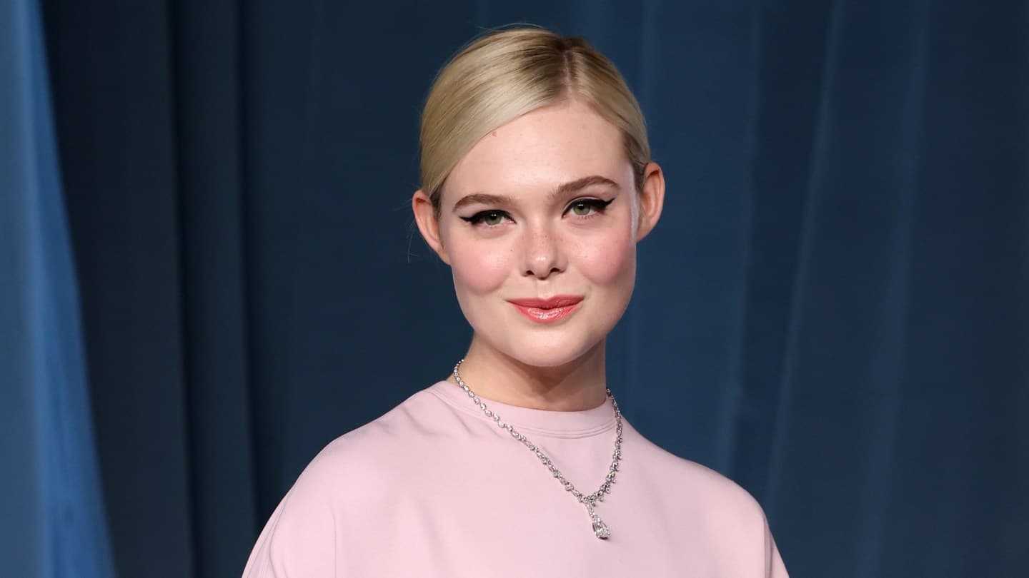 Elle Fanning, Açlık Oyunları Prequel İçin Elizabeth Banks'tan Destek Aldı