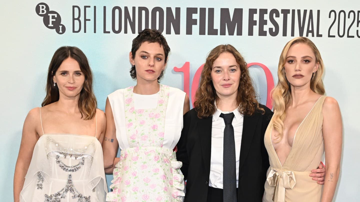 Emma Corrin ve Maika Monroe Londra Film Festivalini '100 Gece Kahramanı'yla Kapattı