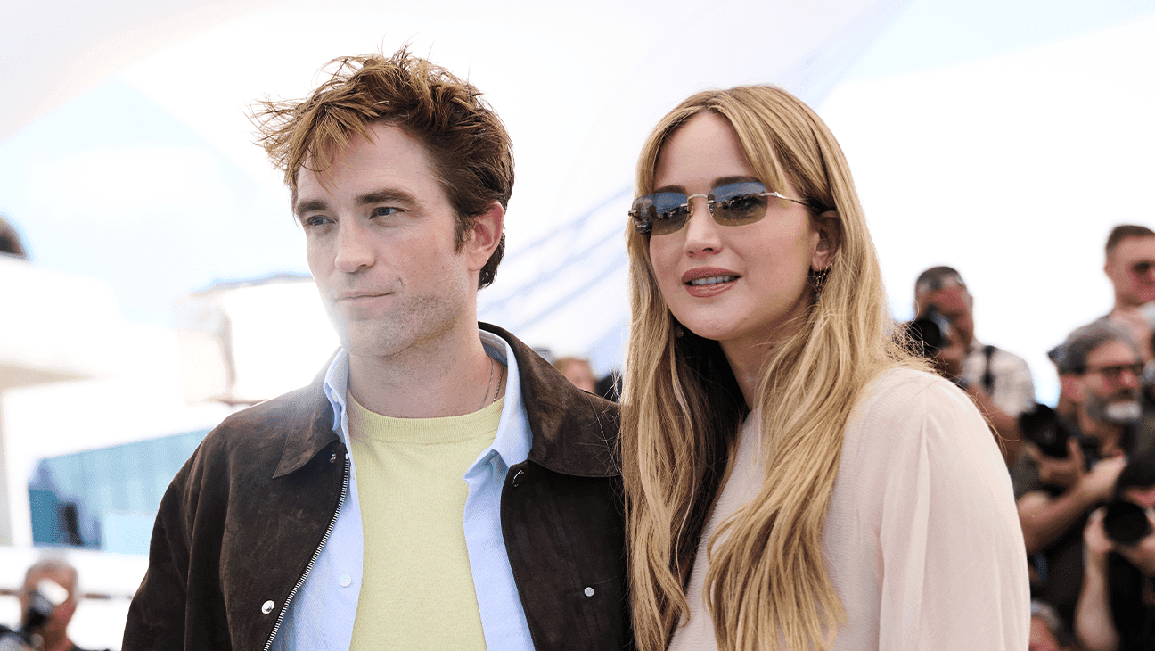 Jennifer Lawrence Robert Pattinson'a Çöpten Yemek Servis Etti