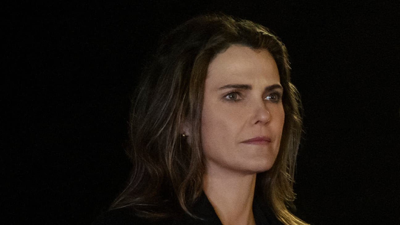 Keri Russell Başkan Yardımcısı Kate Hal Split'i Açıklıyor