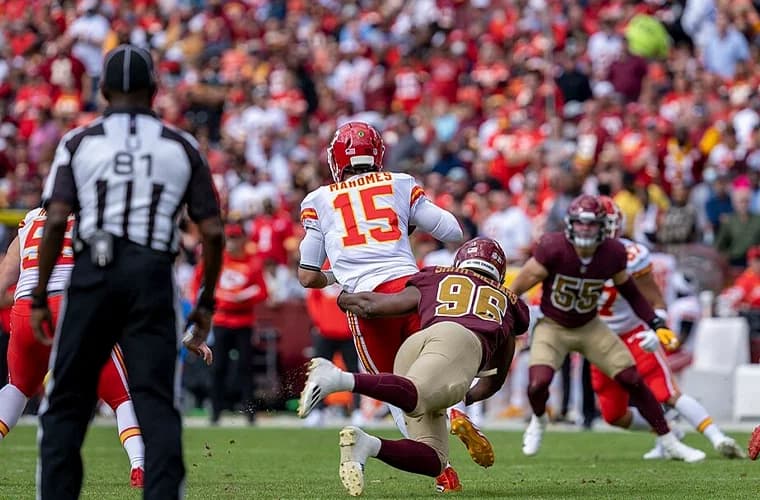NFL Hakemleri Kansas City Chiefs'i Destekliyor mu? Yeni Araştırma Evet Diyor: Veriler Hayranların Şüphelerini Destekliyor