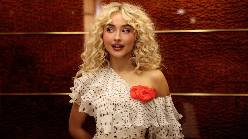 'Saturday Night Live' Sabrina Carpenter Bölümünün Tanıtımlarını Yayınladı