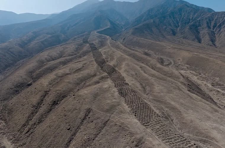 Arkeologlar Peru'nun Gizemli "Delik Bandı"nı Çözerek Antik Yerli Muhasebe Sistemini Ortaya Çıkardı