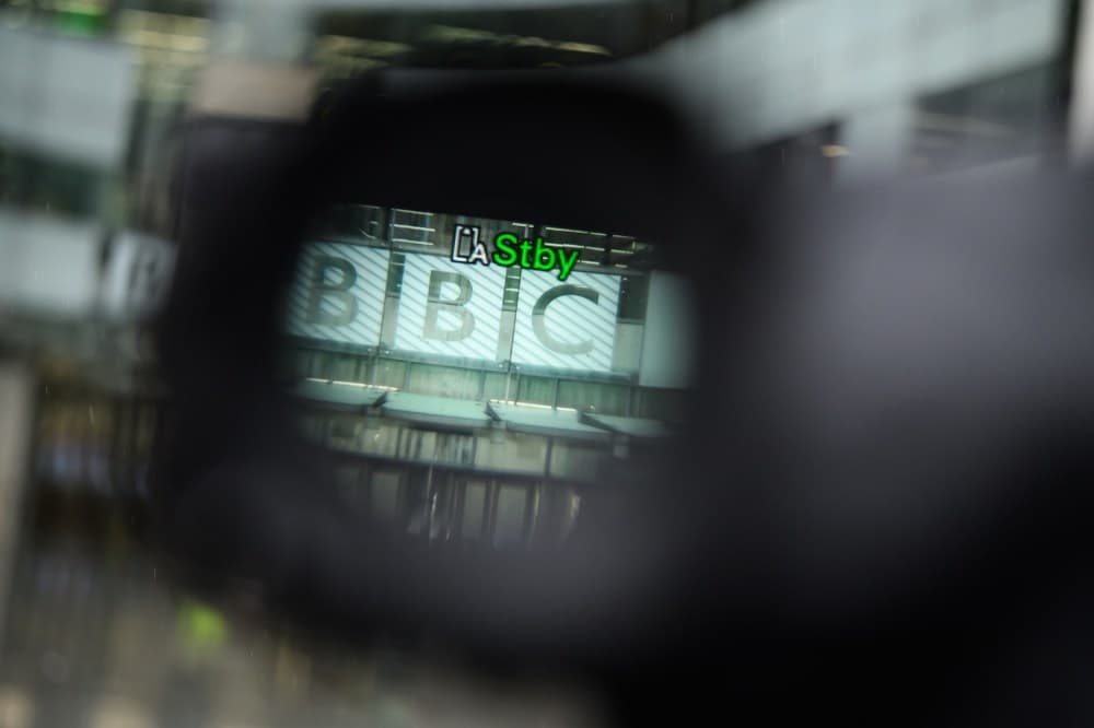 Britanya'nın BBC'si Trump Yüzünden Sinir Krizi Geçiriyor